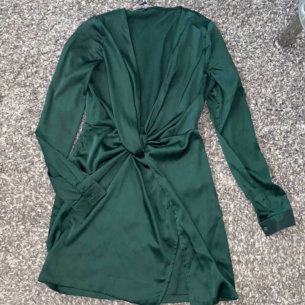 Deep v cutout dress 💚